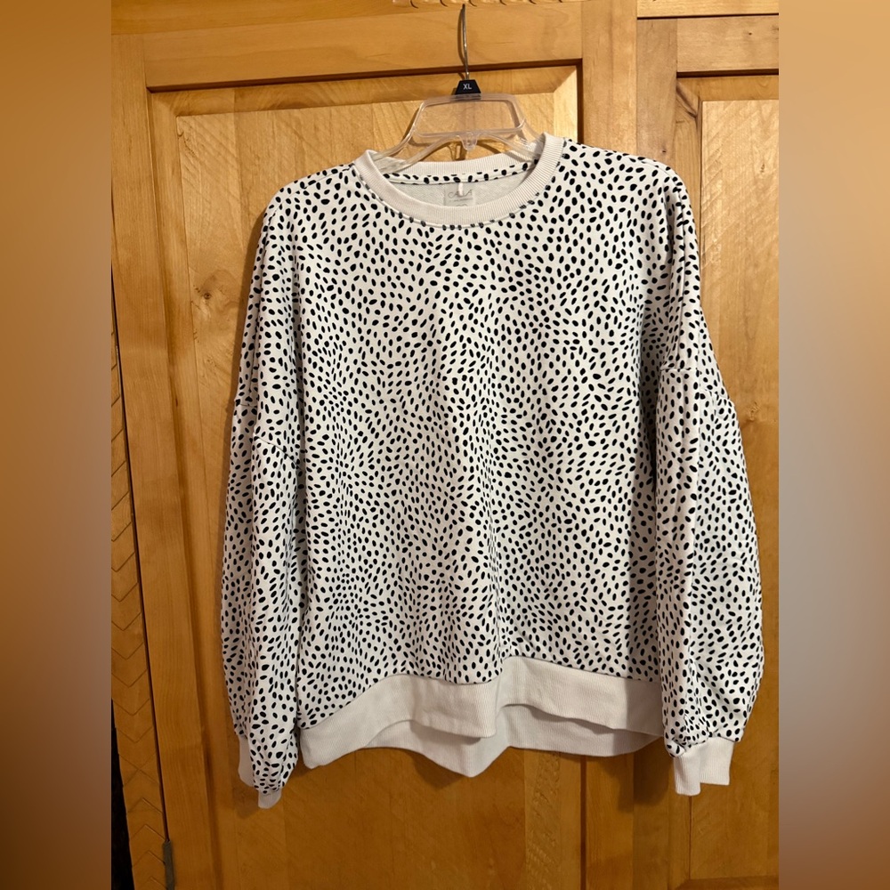 SOLD** calia by Carrie Underwood sweatshirt